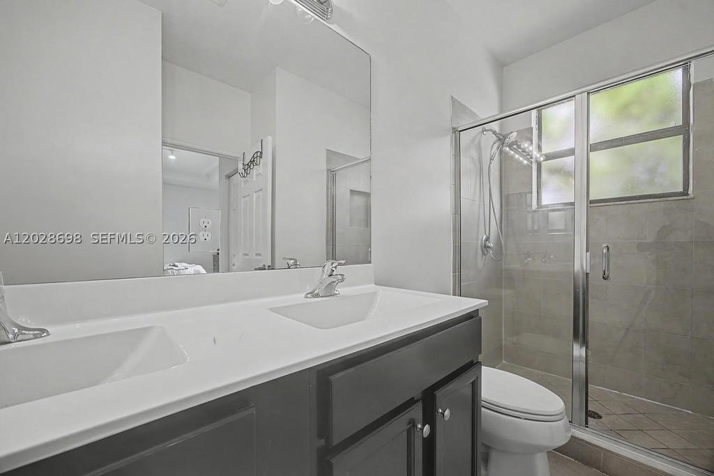 Real estate property located at 215 37th Pl, Miami-dade, Baywinds Of Galapagos, Homestead, FL