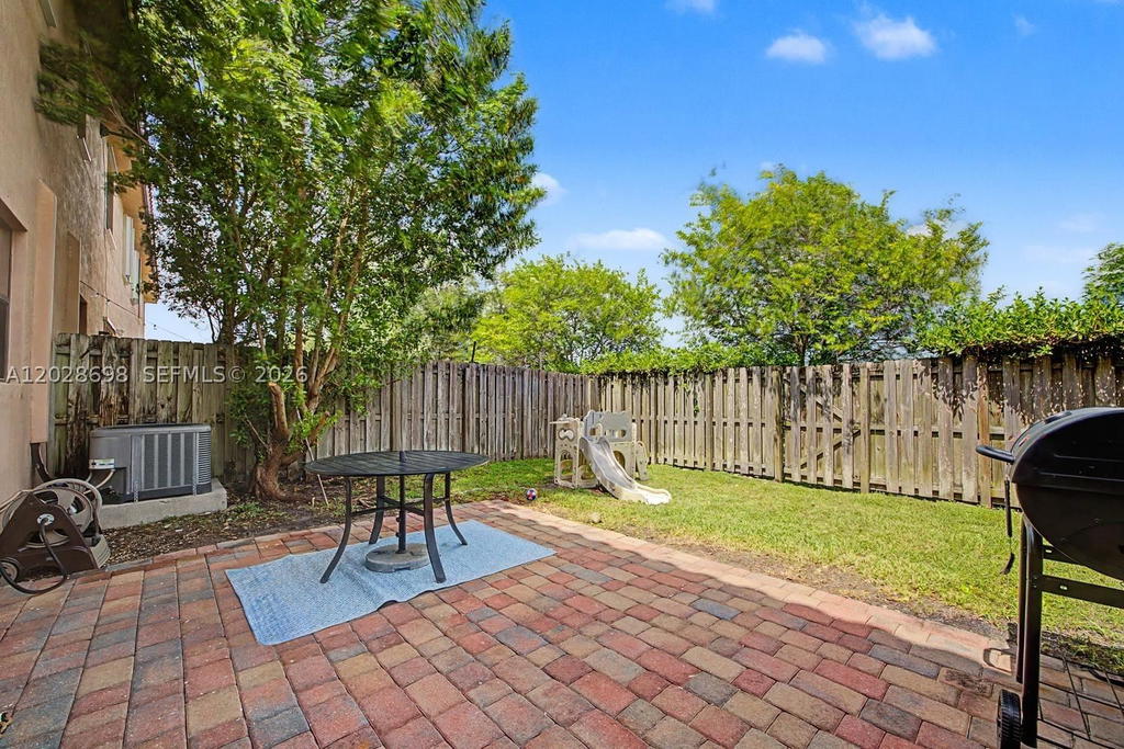 Real estate property located at 215 37th Pl, Miami-dade, Baywinds Of Galapagos, Homestead, FL