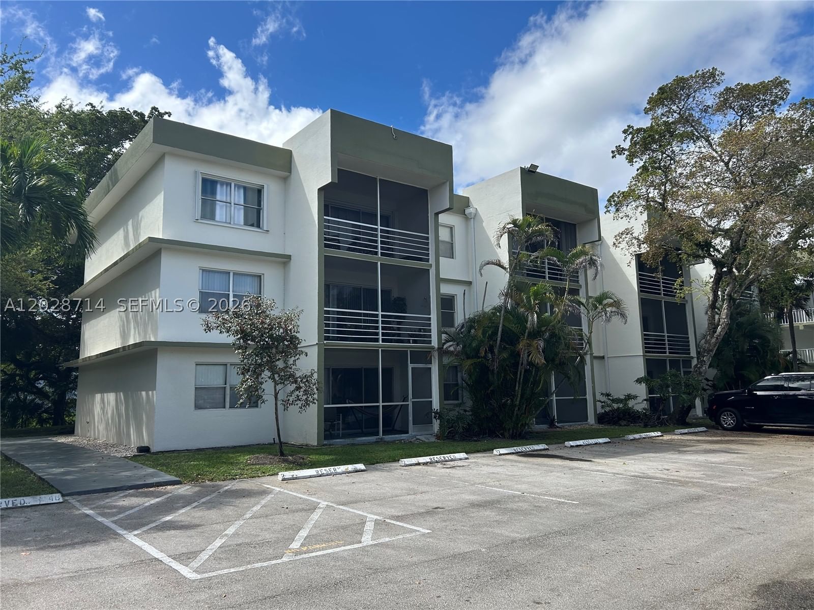 Real estate property located at 4205 University Dr #112, Broward, Springcrest Condo, Sunrise, FL
