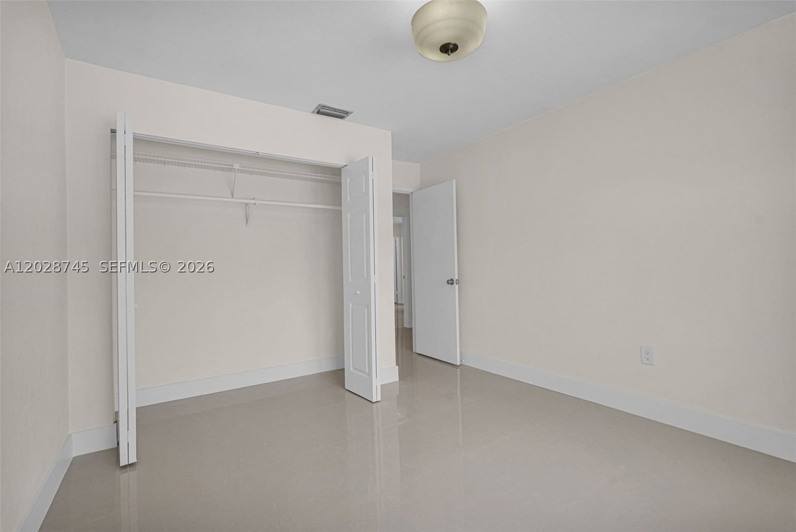 Real estate property located at 13546 63rd Lane H-W, Miami-dade, Kendall Lakes East Sectio, Miami, FL