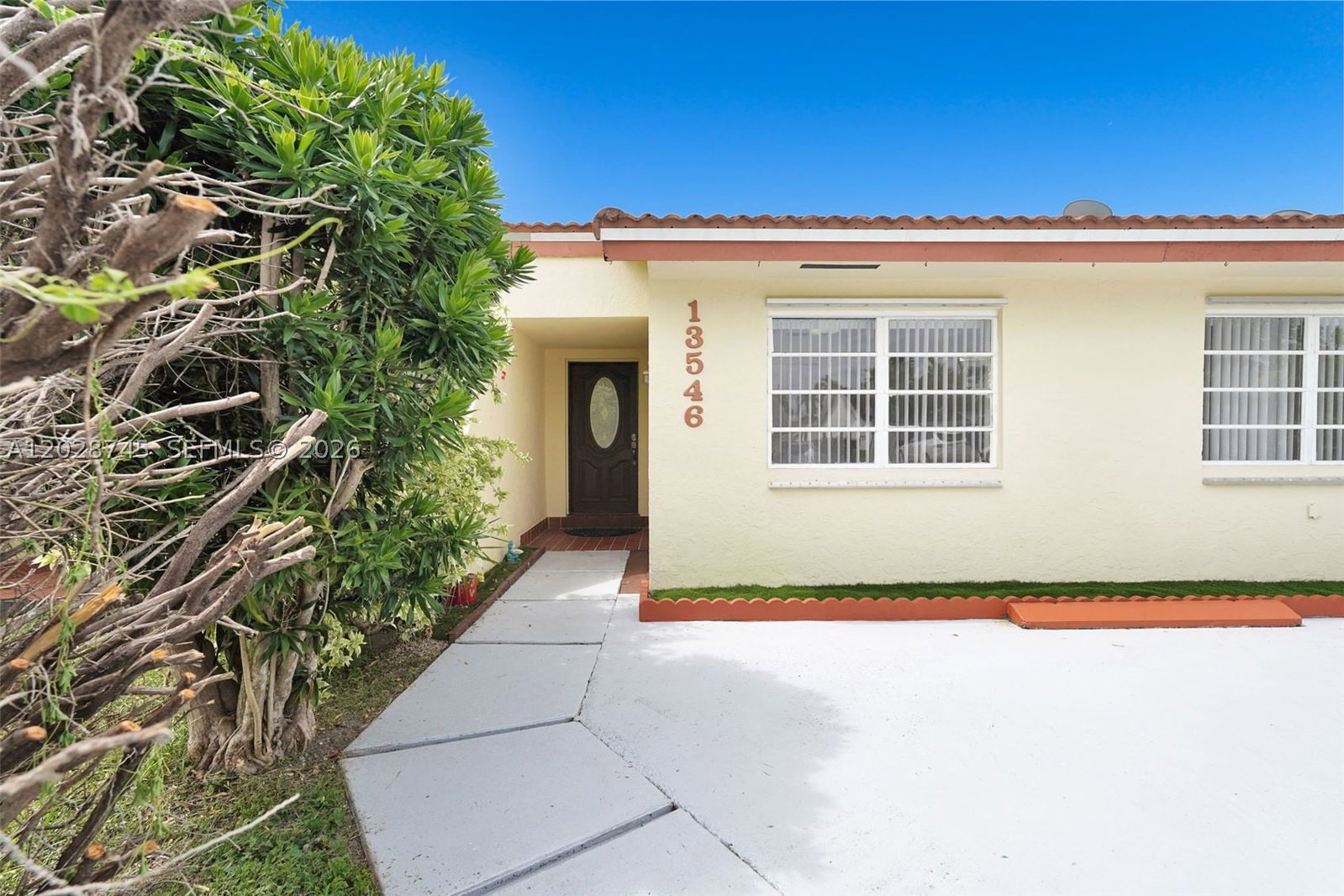 Real estate property located at 13546 63rd Lane H-W, Miami-dade, Kendall Lakes East Sectio, Miami, FL