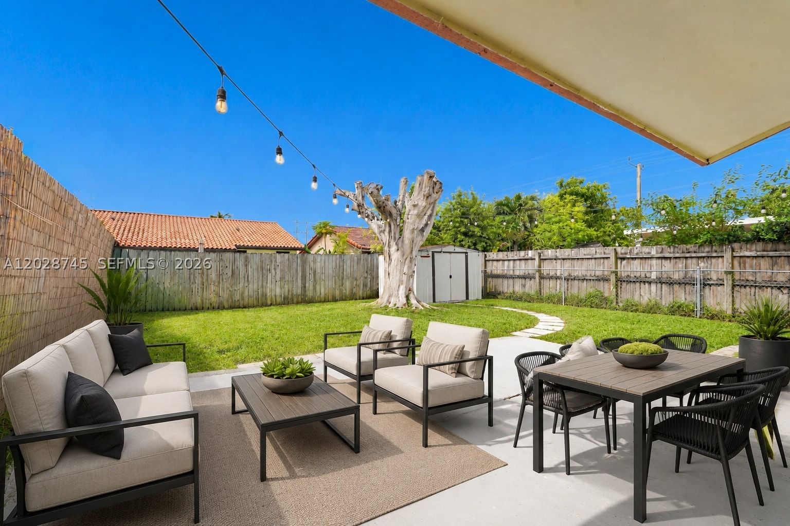 Real estate property located at 13546 63rd Lane H-W, Miami-dade, Kendall Lakes East Sectio, Miami, FL