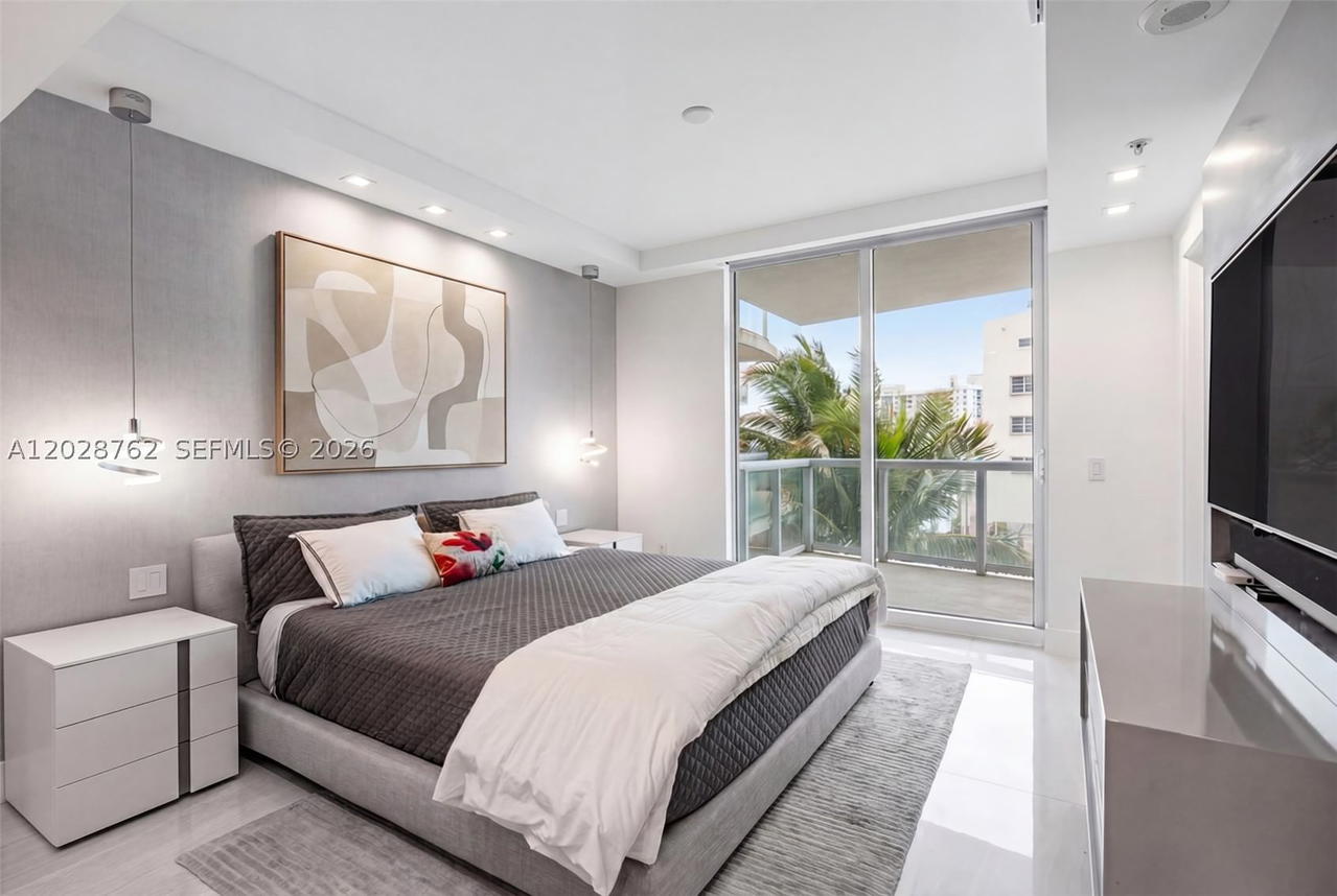 Real estate property located at 3801 Collins Ave #703, Miami-dade, Mosaic On Miami Beach Con, Miami Beach, FL