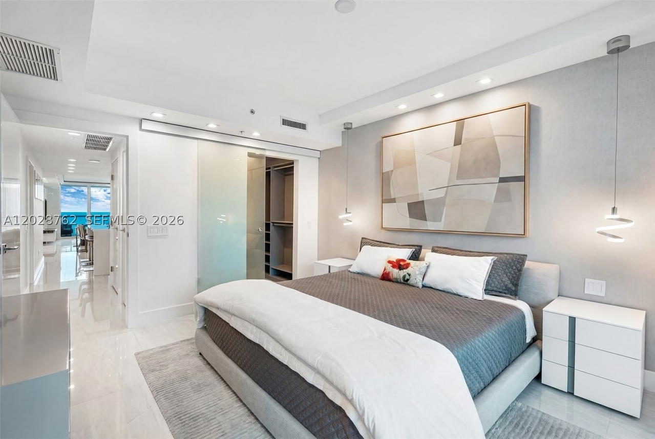 Real estate property located at 3801 Collins Ave #703, Miami-dade, Mosaic On Miami Beach Con, Miami Beach, FL