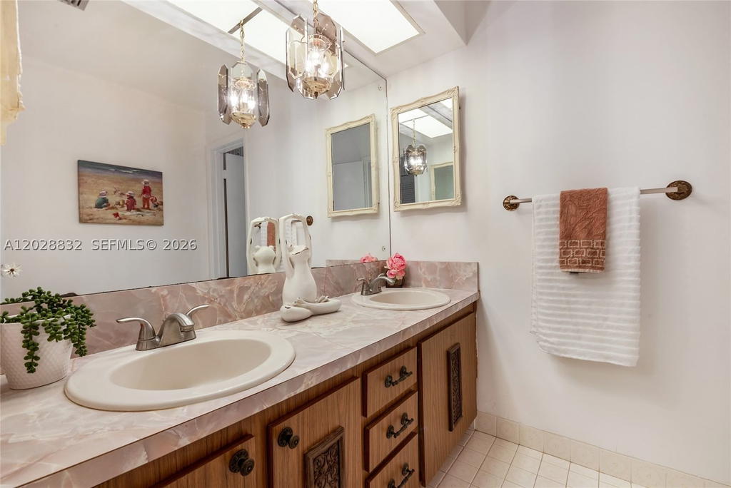 Real estate property located at 16420 81st Ave, Miami-dade, Southwood 8th Addn, Palmetto Bay, FL