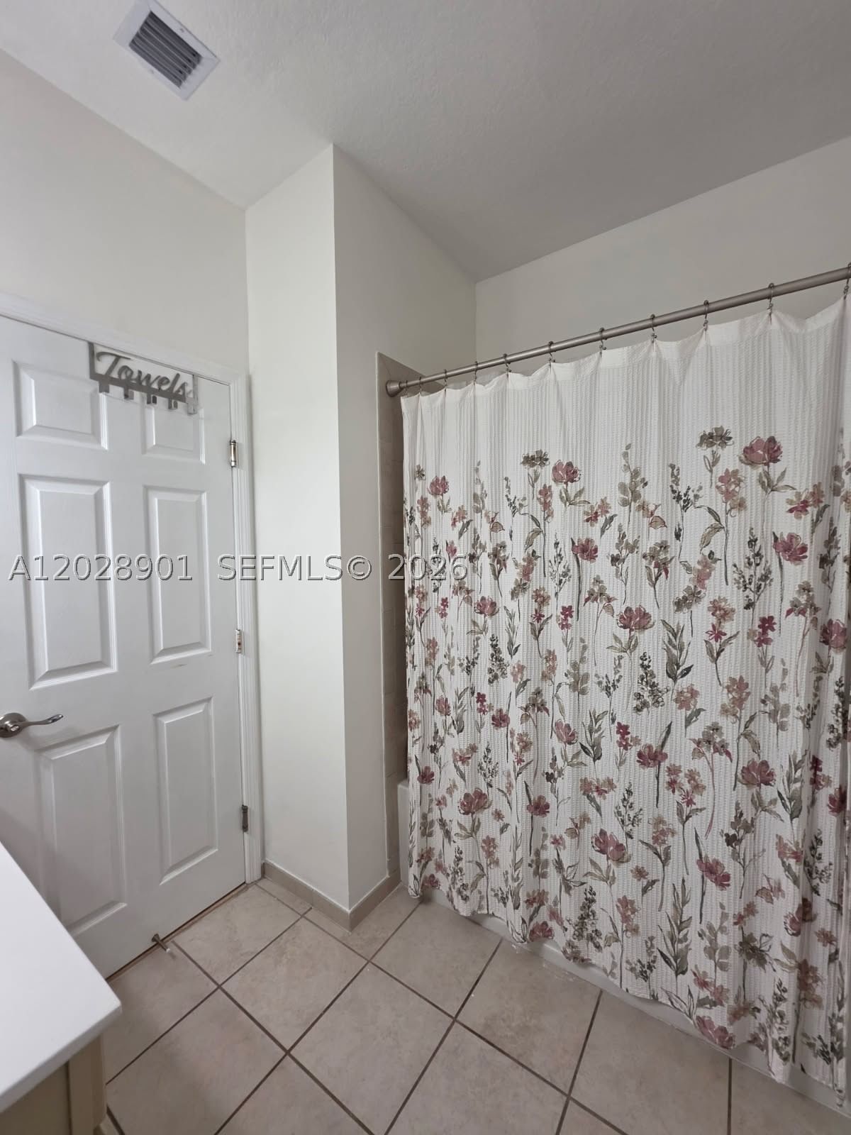 Real estate property located at , Miami-dade, Aquabella Section One, Hialeah, FL