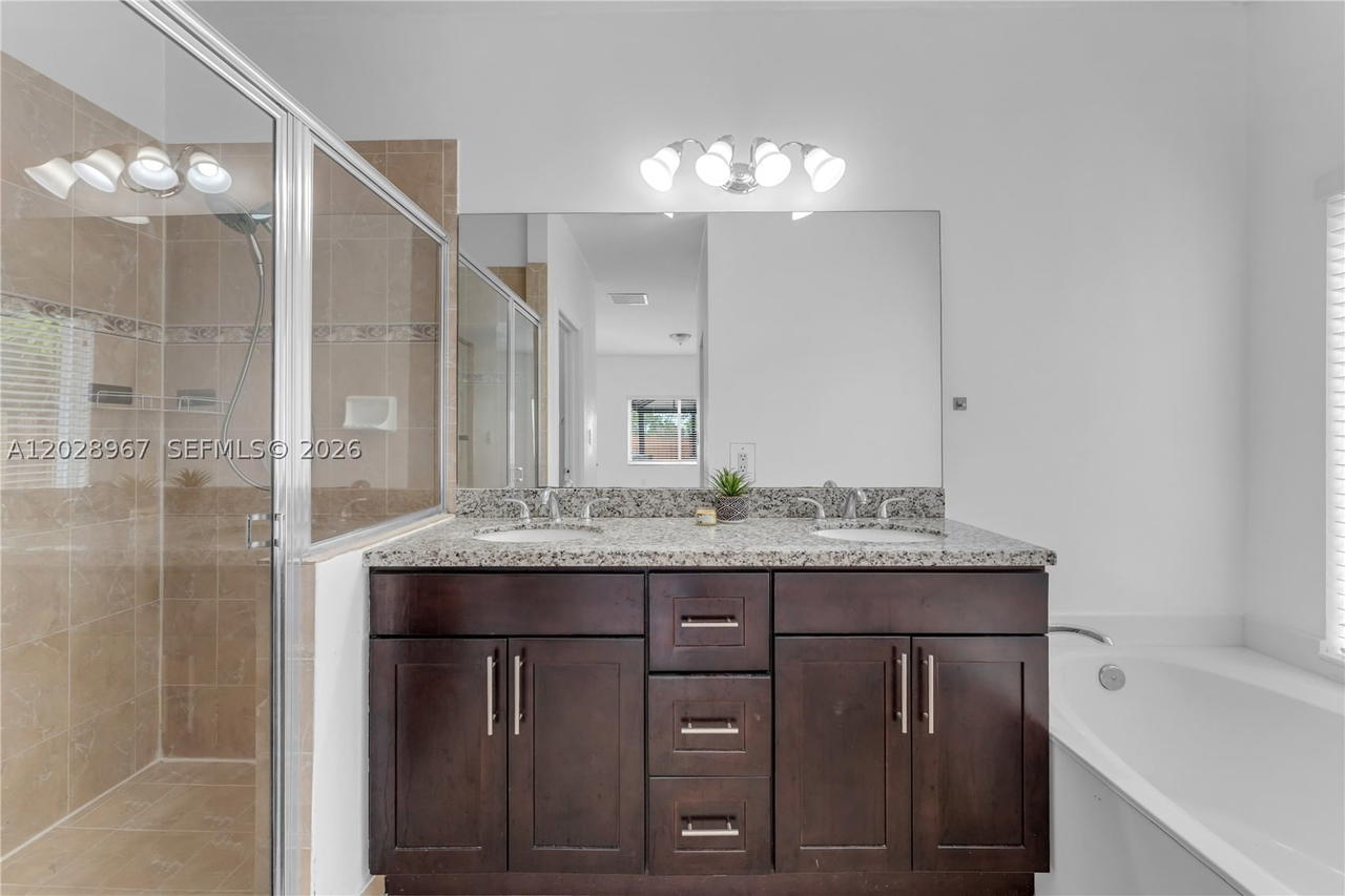 Real estate property located at 28021 133rd Pl, Miami-dade, Chateau Royal Estates, Homestead, FL