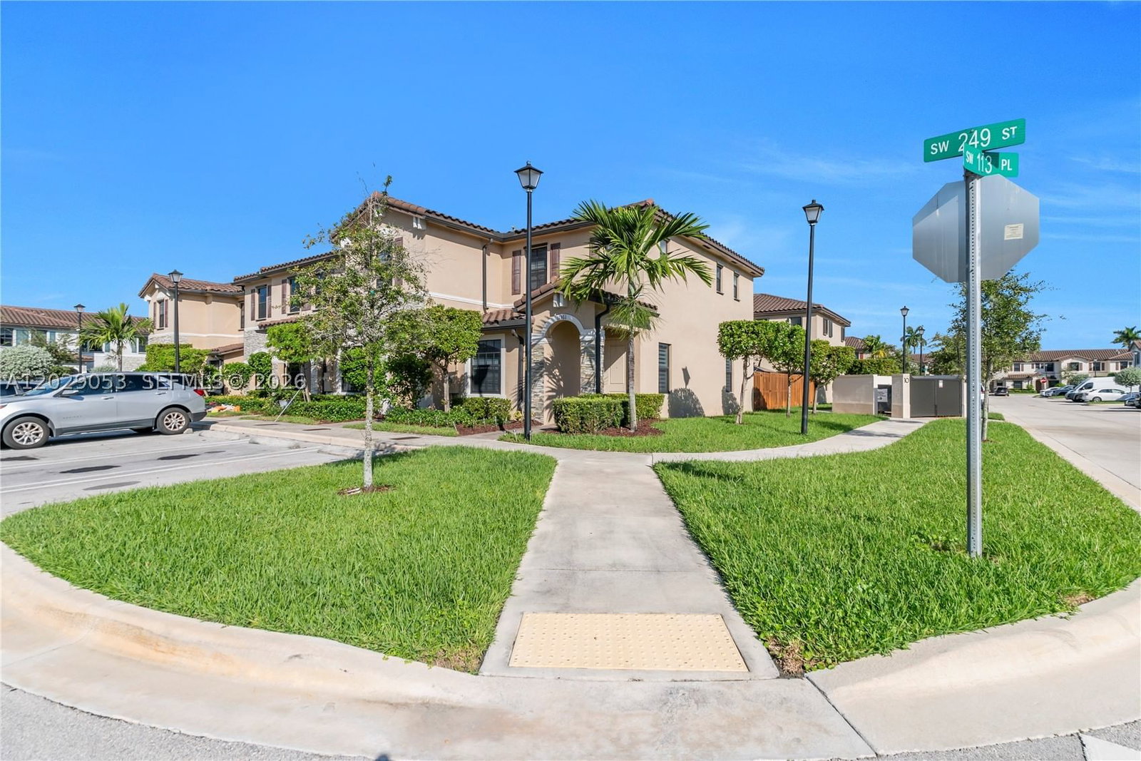 Real estate property located at 11361 249th St, Miami-dade, Coco Palm Villas, Homestead, FL
