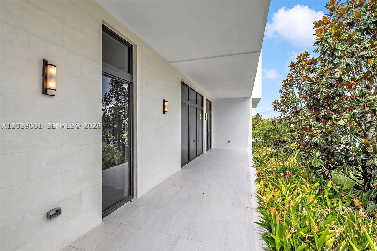 Real estate property located at 16689 Botaniko Dr N, Broward, Weston Estates, Weston, FL