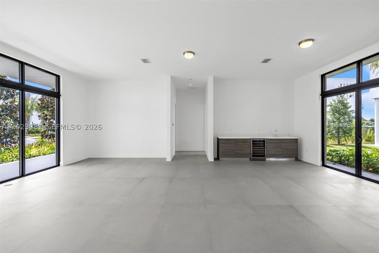 Real estate property located at 16689 Botaniko Dr N, Broward, Weston Estates, Weston, FL