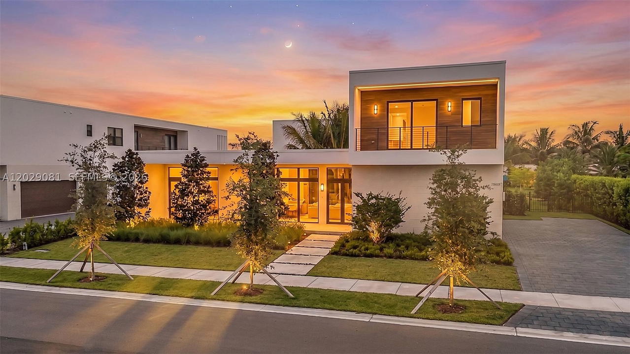 Real estate property located at 16689 Botaniko Dr N, Broward, Weston Estates, Weston, FL