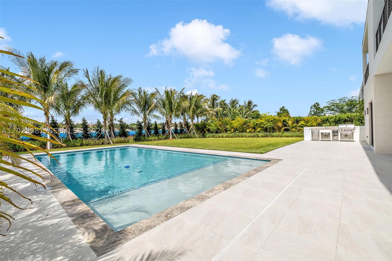 Real estate property located at 16689 Botaniko Dr N, Broward, Weston Estates, Weston, FL