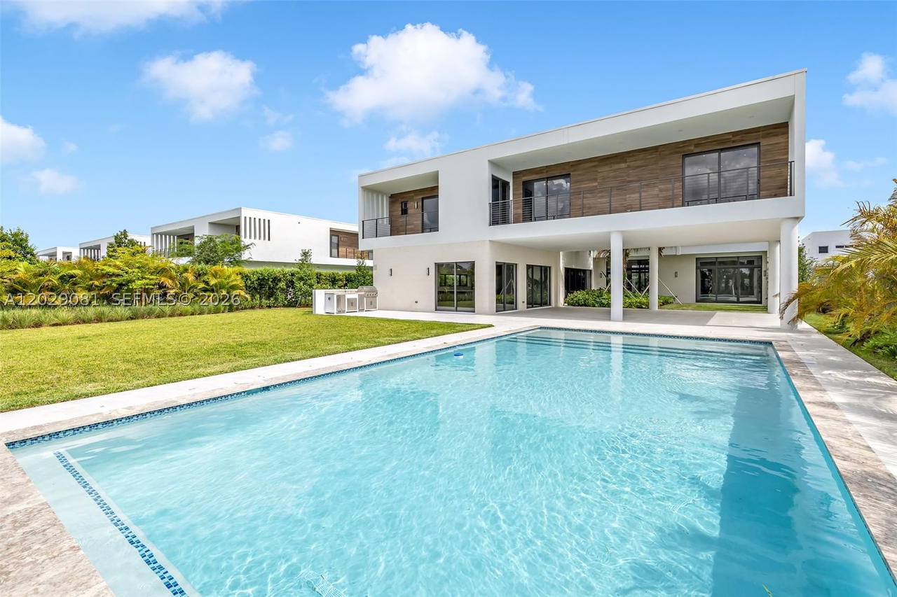 Real estate property located at 16689 Botaniko Dr N, Broward, Weston Estates, Weston, FL