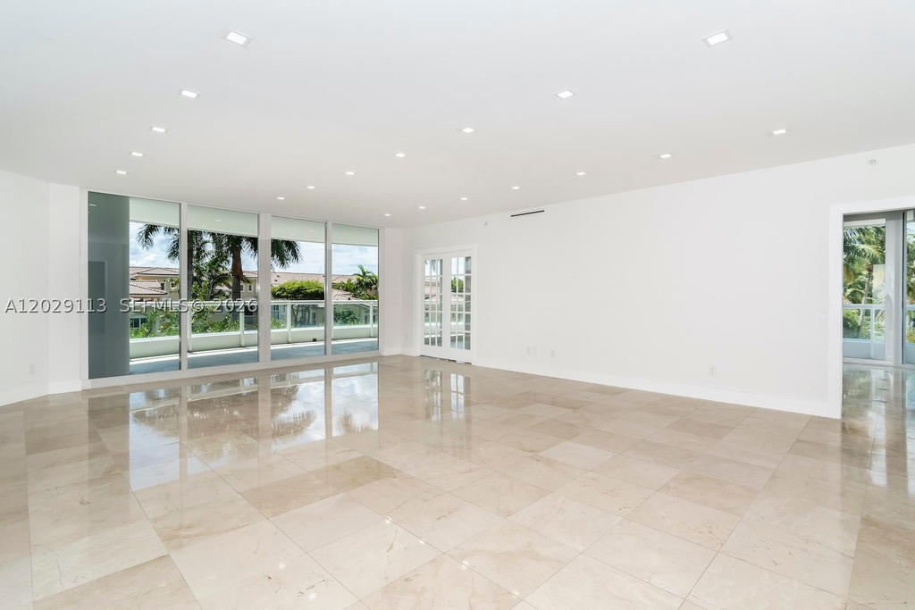 Real estate property located at 21050 38th Ave #305, Miami-dade, Atlantic Iii At The Point, Aventura, FL