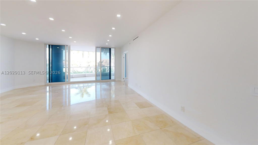 Real estate property located at 21050 38th Ave #305, Miami-dade, Atlantic Iii At The Point, Aventura, FL