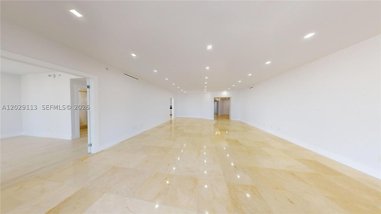 Real estate property located at 21050 38th Ave #305, Miami-dade, Atlantic Iii At The Point, Aventura, FL