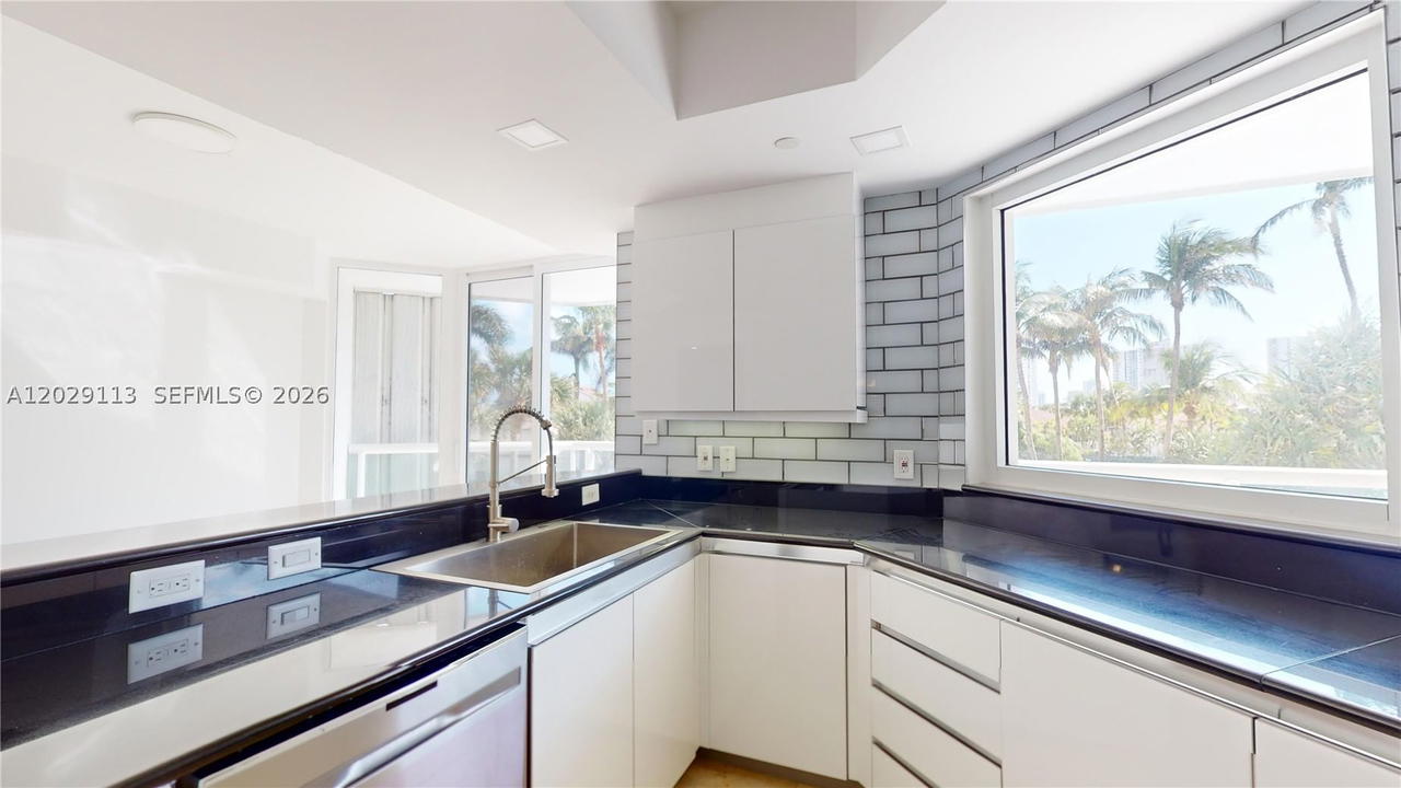 Real estate property located at 21050 38th Ave #305, Miami-dade, Atlantic Iii At The Point, Aventura, FL