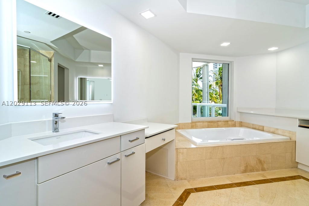 Real estate property located at 21050 38th Ave #305, Miami-dade, Atlantic Iii At The Point, Aventura, FL