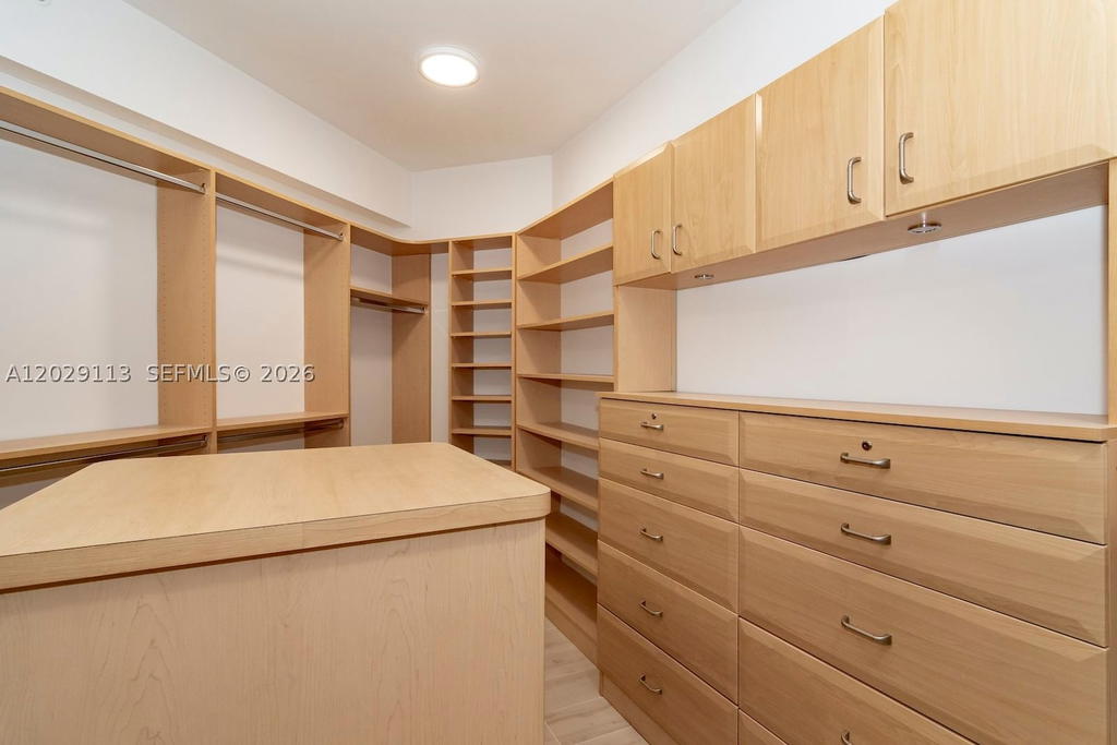 Real estate property located at 21050 38th Ave #305, Miami-dade, Atlantic Iii At The Point, Aventura, FL