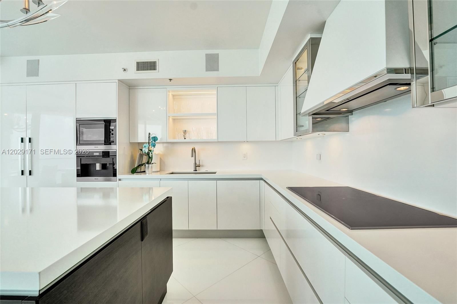 Real estate property located at 3101 Ocean Dr #2208, Broward, Ocean Palms Condo, Hollywood, FL