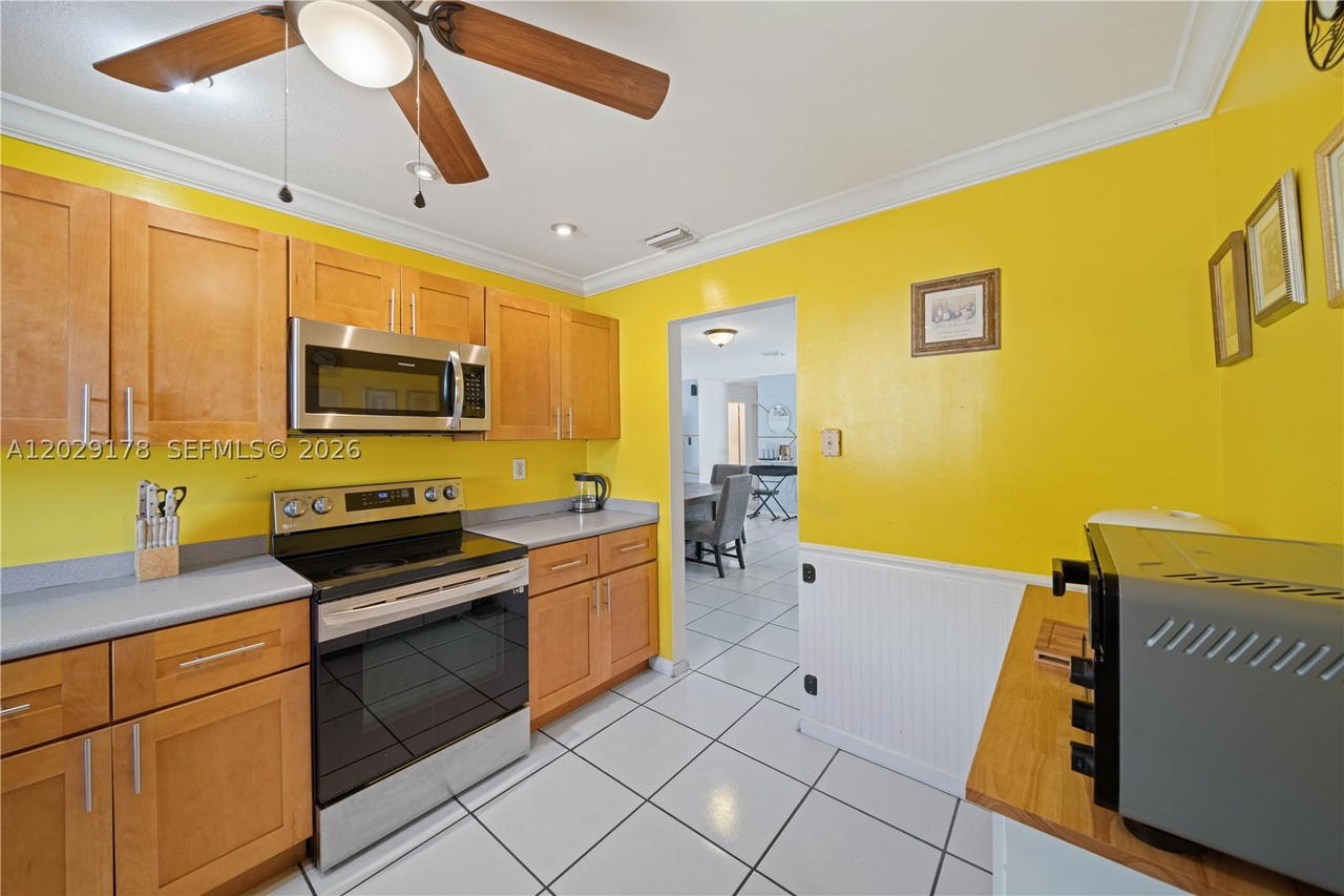 Real estate property located at 7715 9th St, Broward, Lauderdale North Park Sec, North Lauderdale, FL