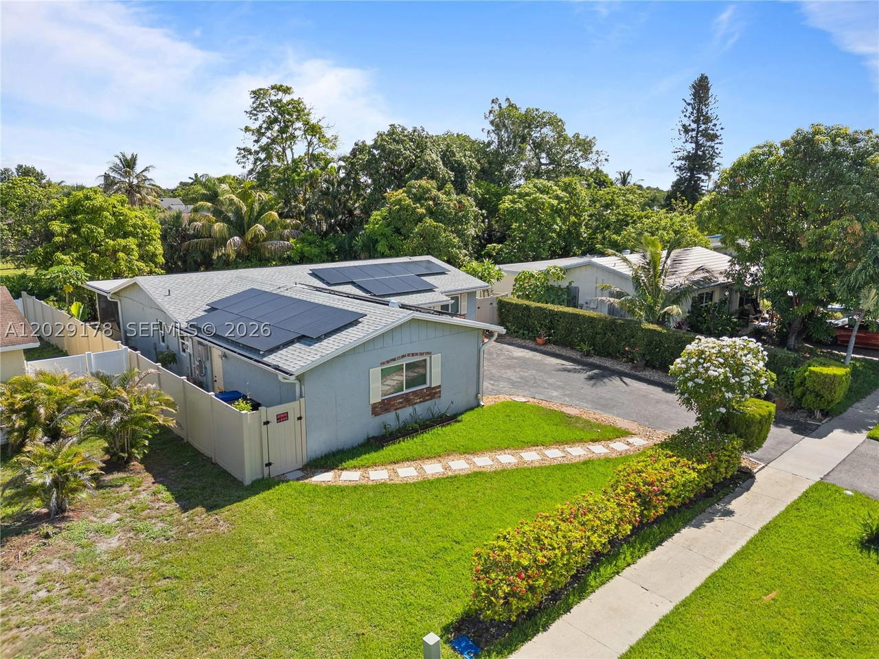 Real estate property located at 7715 9th St, Broward, Lauderdale North Park Sec, North Lauderdale, FL