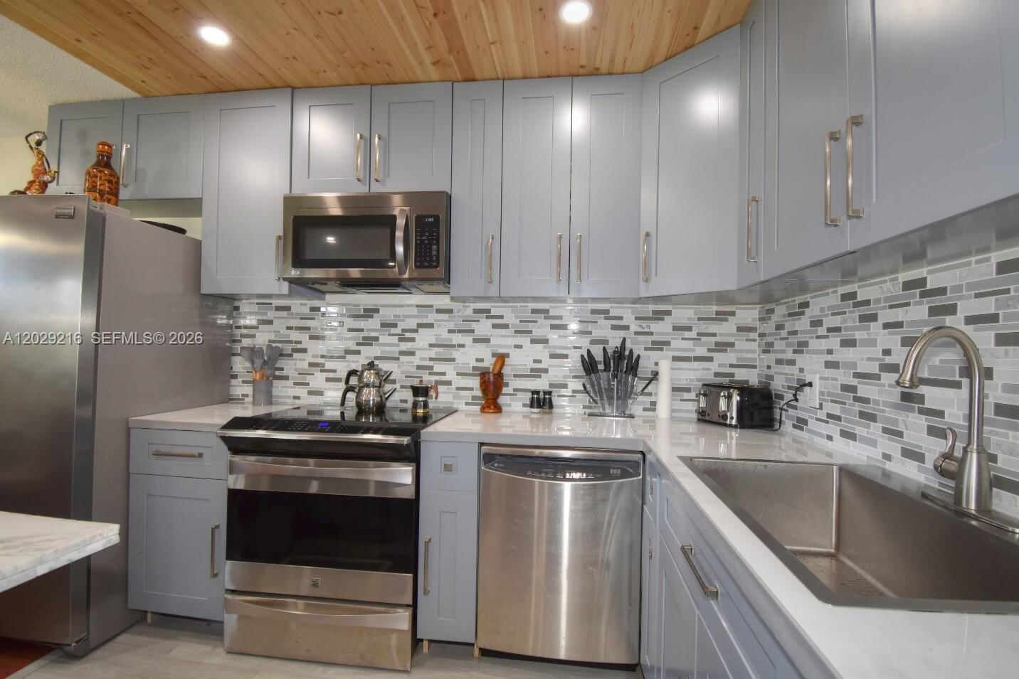 Real estate property located at 1401 134th Way #402C, Broward, Ivanhoe West Cv 1, Pembroke Pines, FL