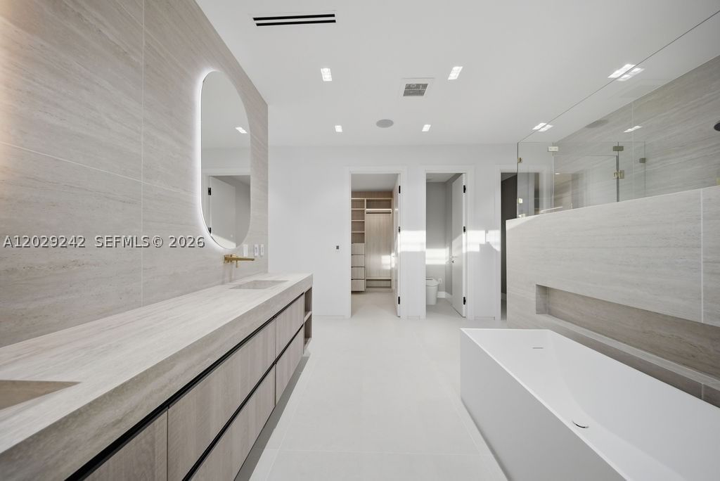 Real estate property located at 3318 16th Pl, Broward, Las Olas By The Sea Ext, Fort Lauderdale, FL