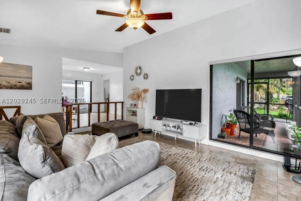 Real estate property located at 971 89th Ave, Broward, Jacaranda Parcel 338, Plantation, FL
