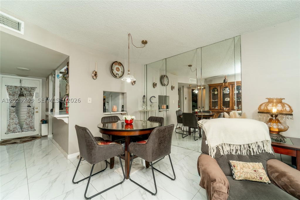 Real estate property located at 2811 Pine Island Rd #102, Broward, Sunrise Lakes 71 Condo, Sunrise, FL