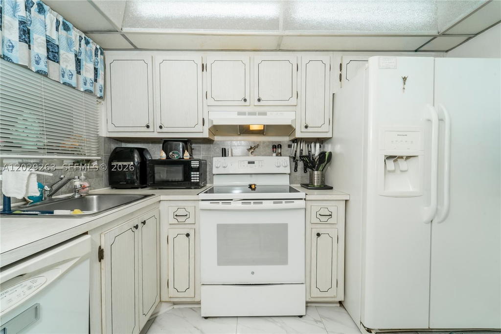 Real estate property located at 2811 Pine Island Rd #102, Broward, Sunrise Lakes 71 Condo, Sunrise, FL