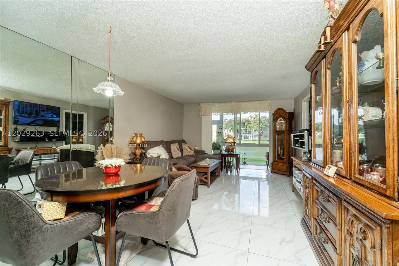 Real estate property located at 2811 Pine Island Rd #102, Broward, Sunrise Lakes 71 Condo, Sunrise, FL