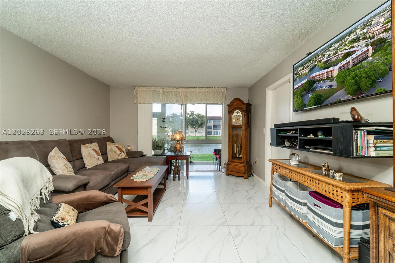Real estate property located at 2811 Pine Island Rd #102, Broward, Sunrise Lakes 71 Condo, Sunrise, FL
