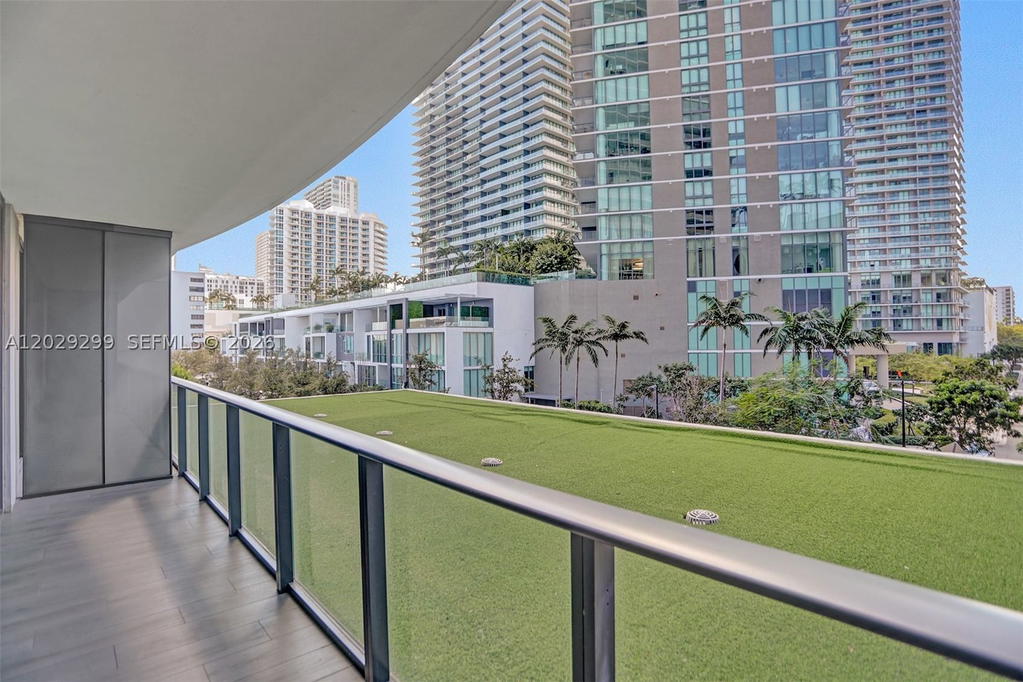 Real estate property located at 3131 7th Ave #304, Miami-dade, One Paraiso Condo, Miami, FL