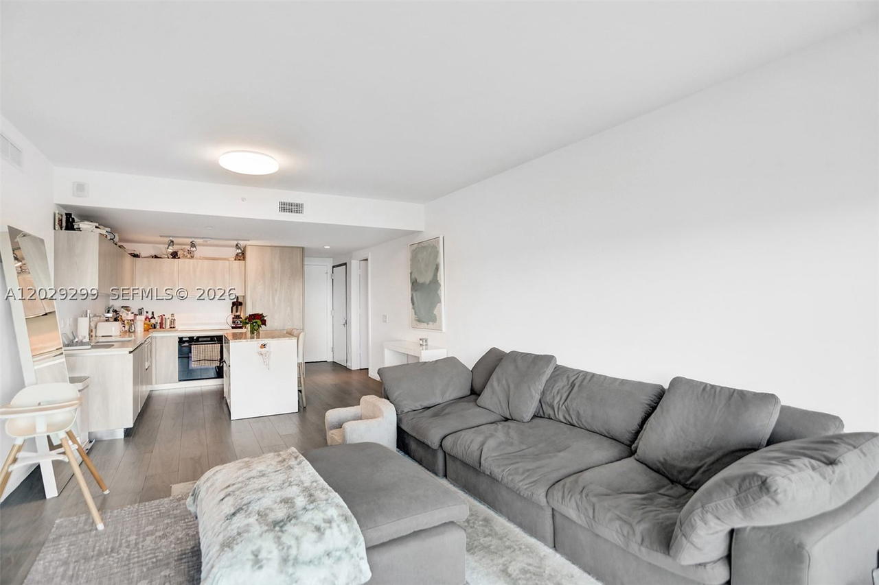 Real estate property located at 3131 7th Ave #304, Miami-dade, One Paraiso Condo, Miami, FL