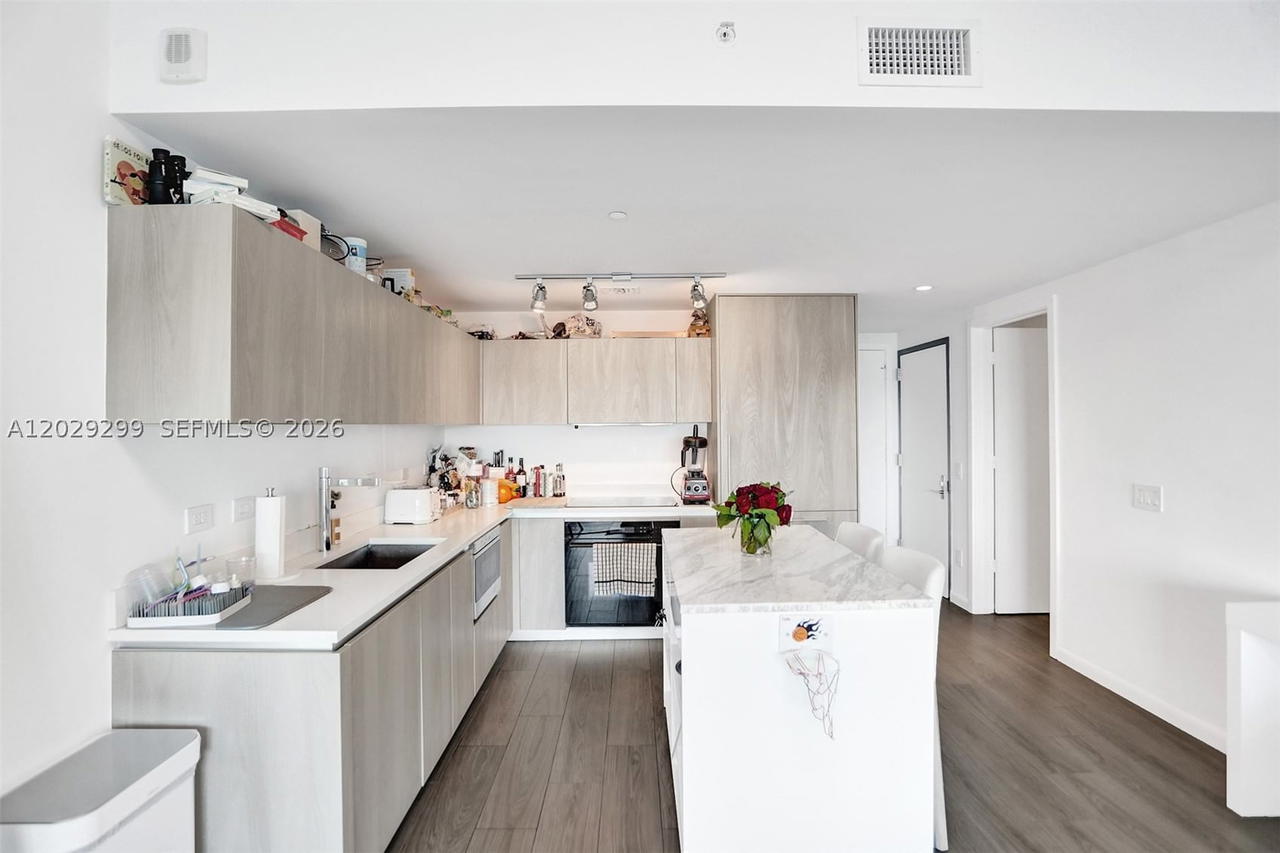 Real estate property located at 3131 7th Ave #304, Miami-dade, One Paraiso Condo, Miami, FL