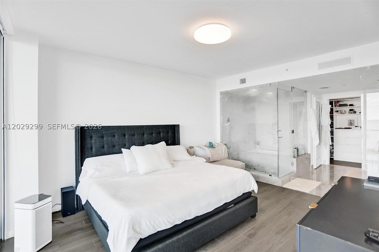 Real estate property located at 3131 7th Ave #304, Miami-dade, One Paraiso Condo, Miami, FL
