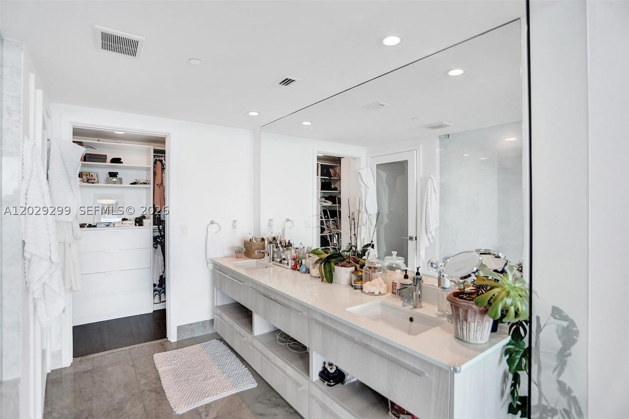 Real estate property located at 3131 7th Ave #304, Miami-dade, One Paraiso Condo, Miami, FL