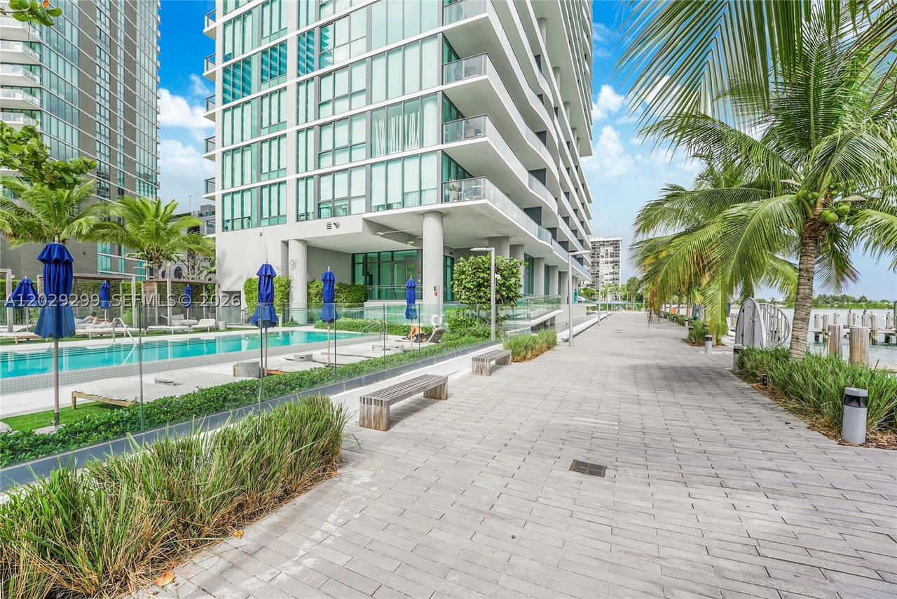 Real estate property located at 3131 7th Ave #304, Miami-dade, One Paraiso Condo, Miami, FL