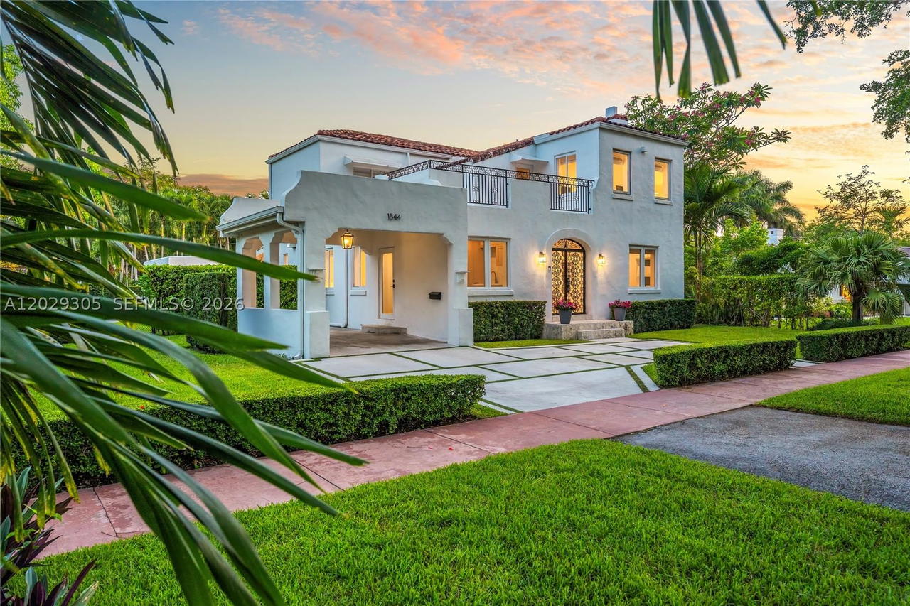 Real estate property located at 1544 Plasentia Ave, Miami-dade, Coral Gables Country Club, Coral Gables, FL