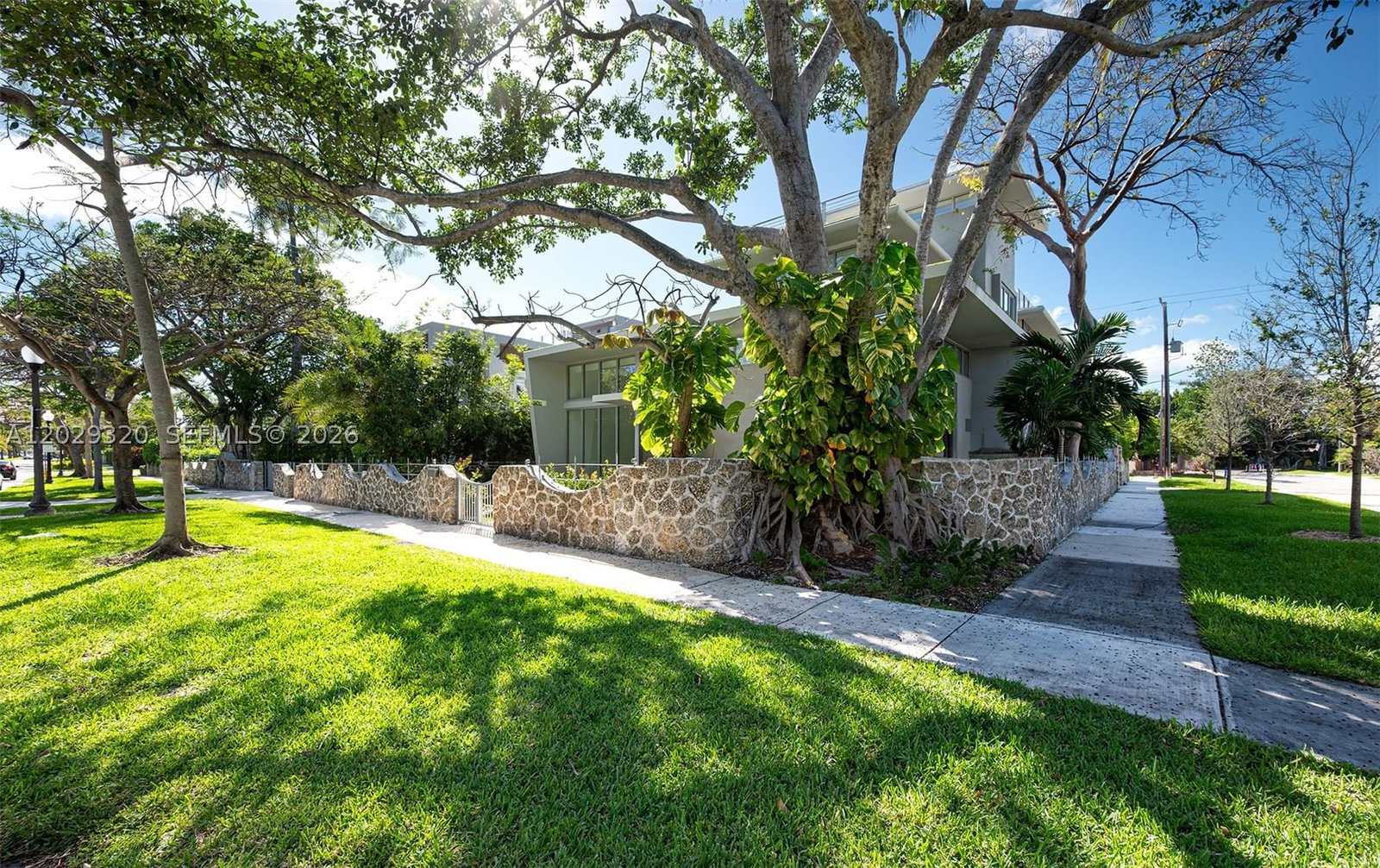 Real estate property located at 2100 Miami Ave, Miami-dade, Holleman Park, Miami, FL
