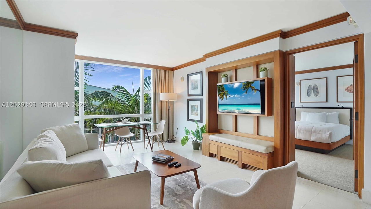Real estate property located at 6801 Collins Ave #315 (door 302), Miami-dade, Central Carillon Beach Co, Miami Beach, FL