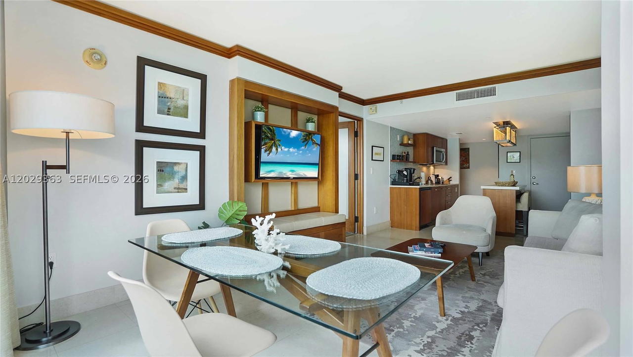 Real estate property located at 6801 Collins Ave #315 (door 302), Miami-dade, Central Carillon Beach Co, Miami Beach, FL
