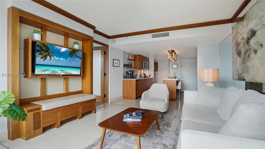 Real estate property located at 6801 Collins Ave #315 (door 302), Miami-dade, Central Carillon Beach Co, Miami Beach, FL
