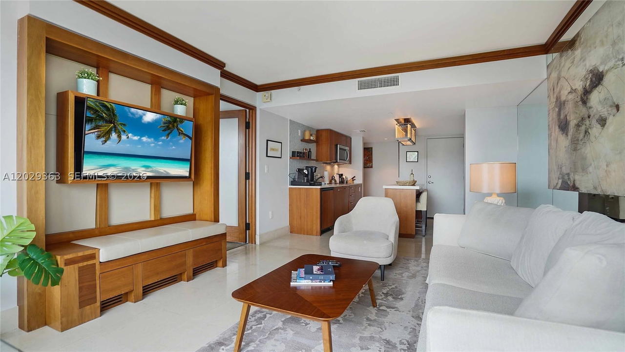 Real estate property located at 6801 Collins Ave #315 (door 302), Miami-dade, Central Carillon Beach Co, Miami Beach, FL