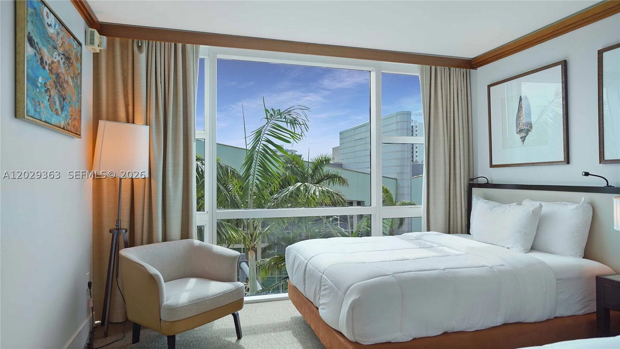 Real estate property located at 6801 Collins Ave #315 (door 302), Miami-dade, Central Carillon Beach Co, Miami Beach, FL