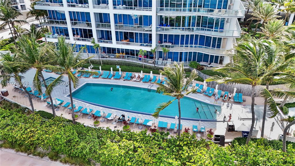 Real estate property located at 6801 Collins Ave #315 (door 302), Miami-dade, Central Carillon Beach Co, Miami Beach, FL