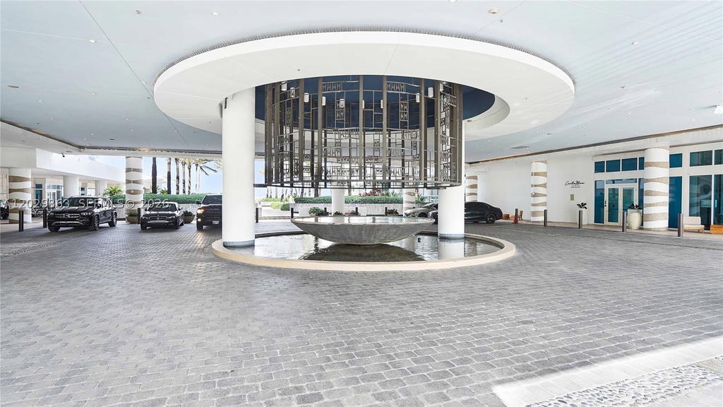 Real estate property located at 6801 Collins Ave #315 (door 302), Miami-dade, Central Carillon Beach Co, Miami Beach, FL