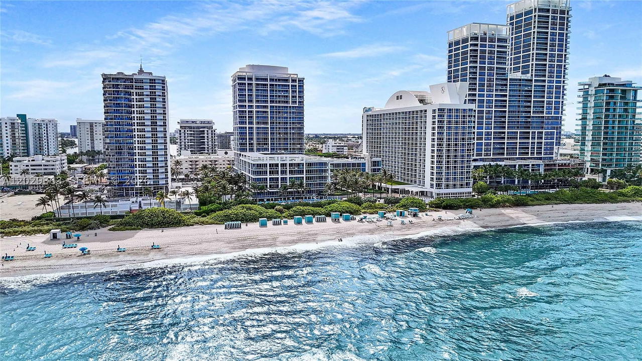 Real estate property located at 6801 Collins Ave #315 (door 302), Miami-dade, Central Carillon Beach Co, Miami Beach, FL