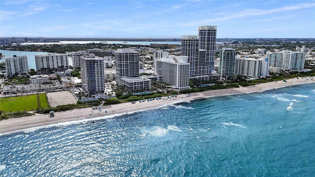 Real estate property located at 6801 Collins Ave #315 (door 302), Miami-dade, Central Carillon Beach Co, Miami Beach, FL
